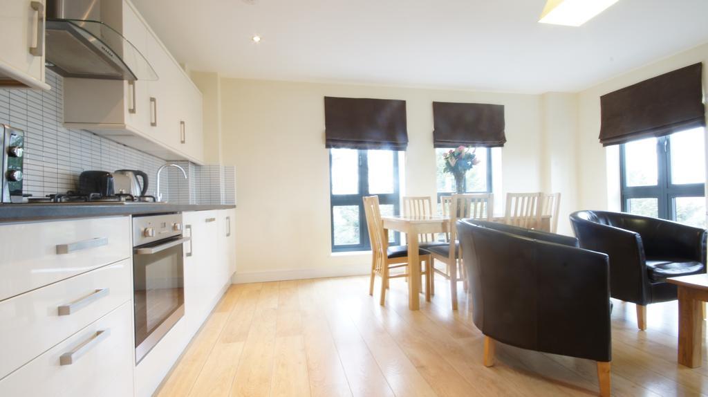 Lodge Drive Serviced Apartments Enfield Exteriör bild